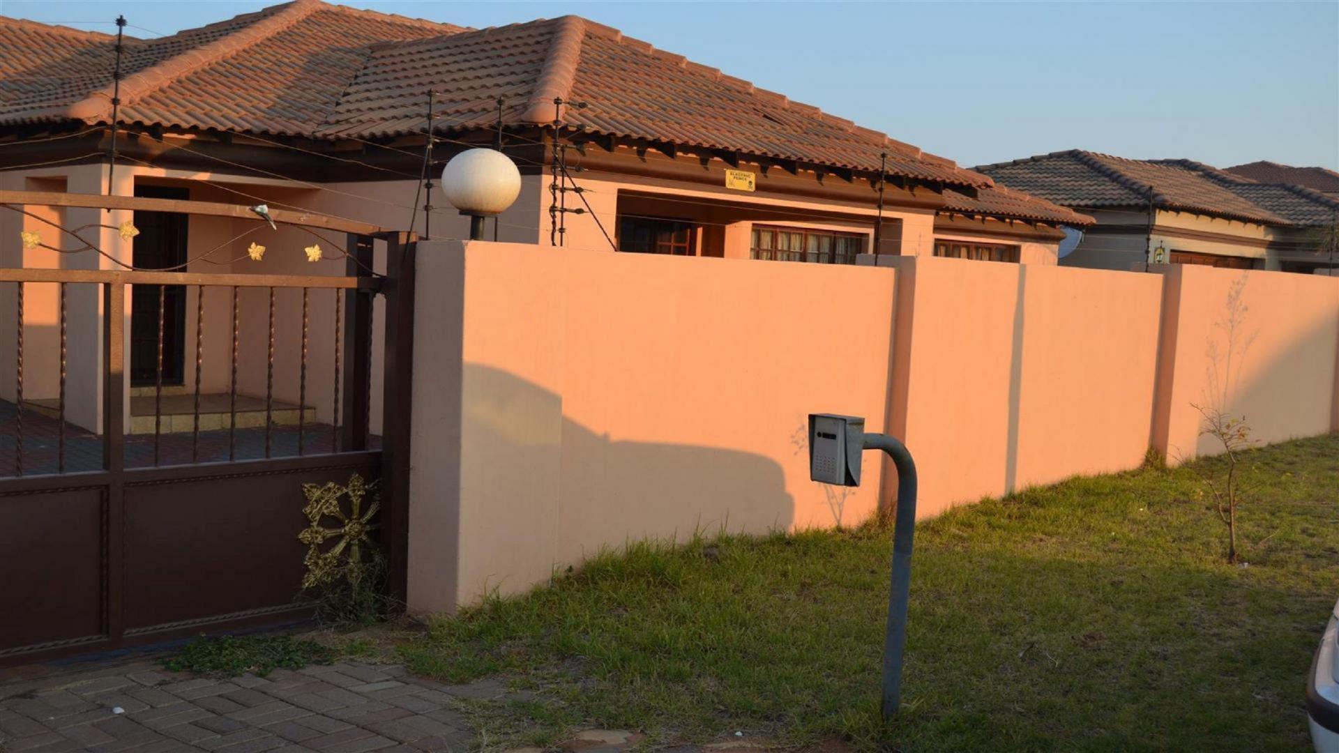 3 Bedroom House for Sale For Sale in Middelburg MP Priva