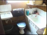 Bathroom 1 of property in Mitchells Plain