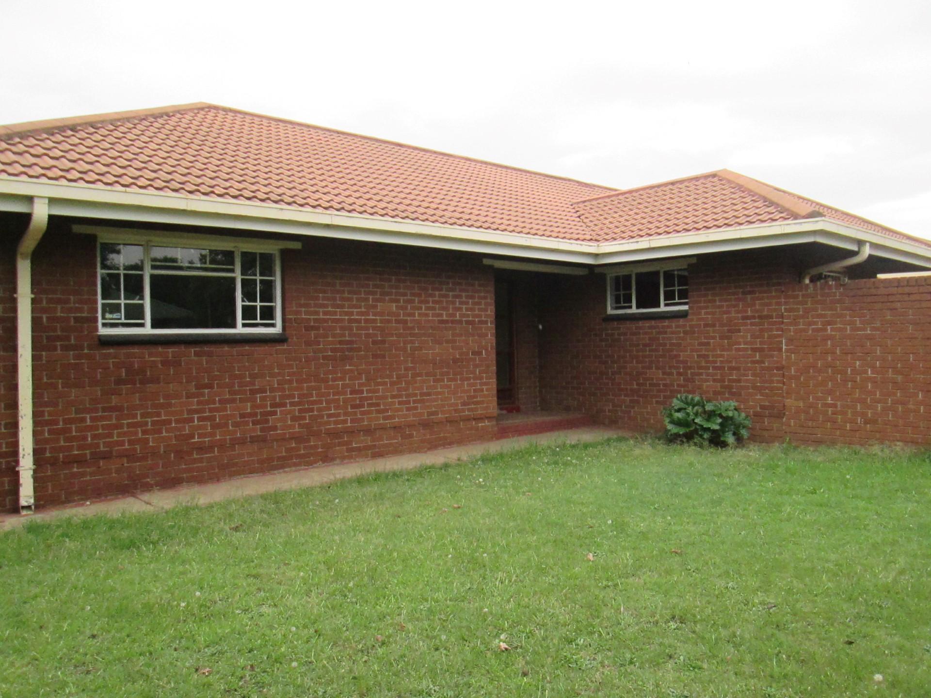 Front View of property in Vaalpark