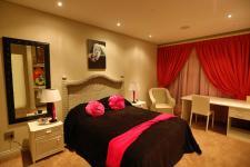 Bed Room 1 of property in Silver Lakes Golf Estate