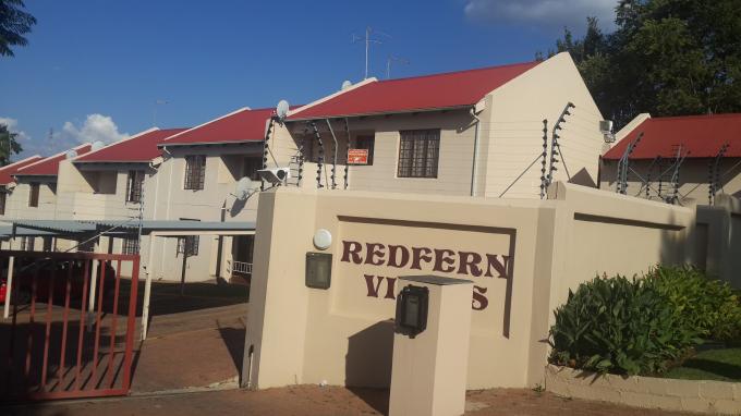 2 Bedroom Sectional Title for Sale For Sale in Ferndale - JHB - Private Sale - MR126410