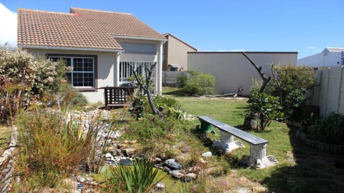 2 Bedroom House for Sale For Sale in Muizenberg   - Private Sale - MR126413