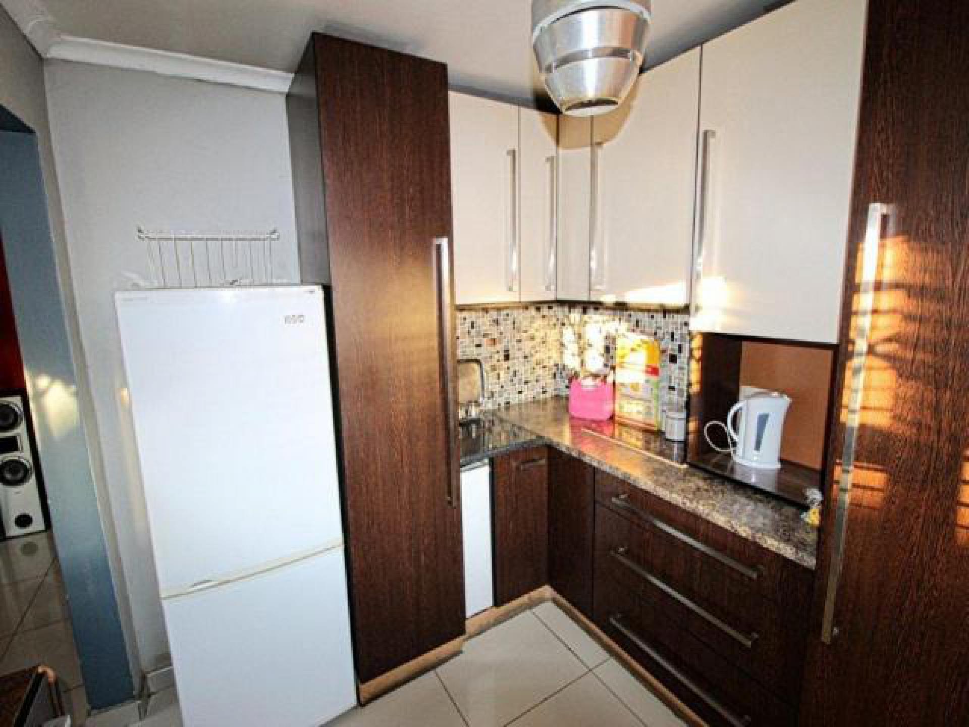 Kitchen of property in Daveyton