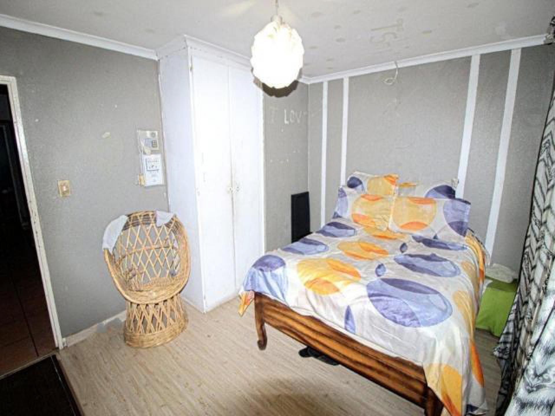 Bed Room 1 of property in Daveyton
