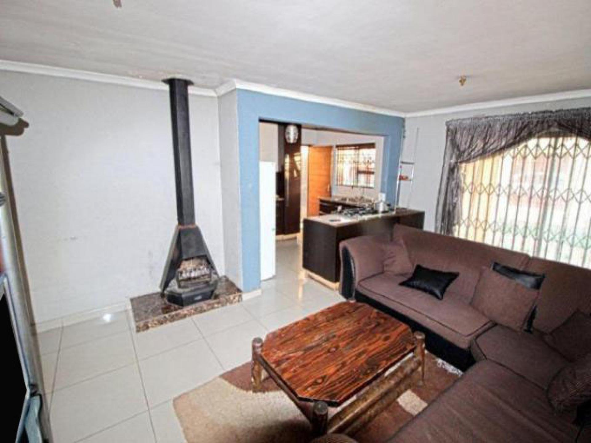Lounges of property in Daveyton