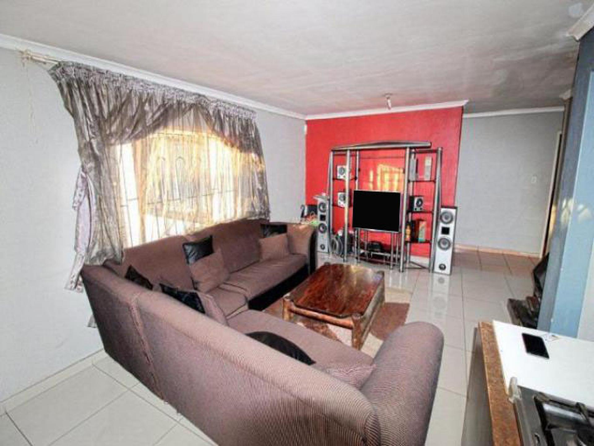 Lounges of property in Daveyton