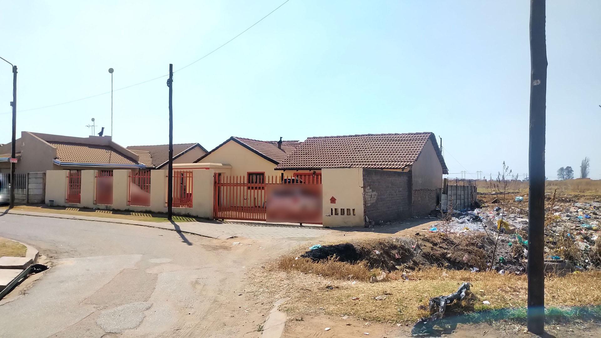 Front View of property in Daveyton