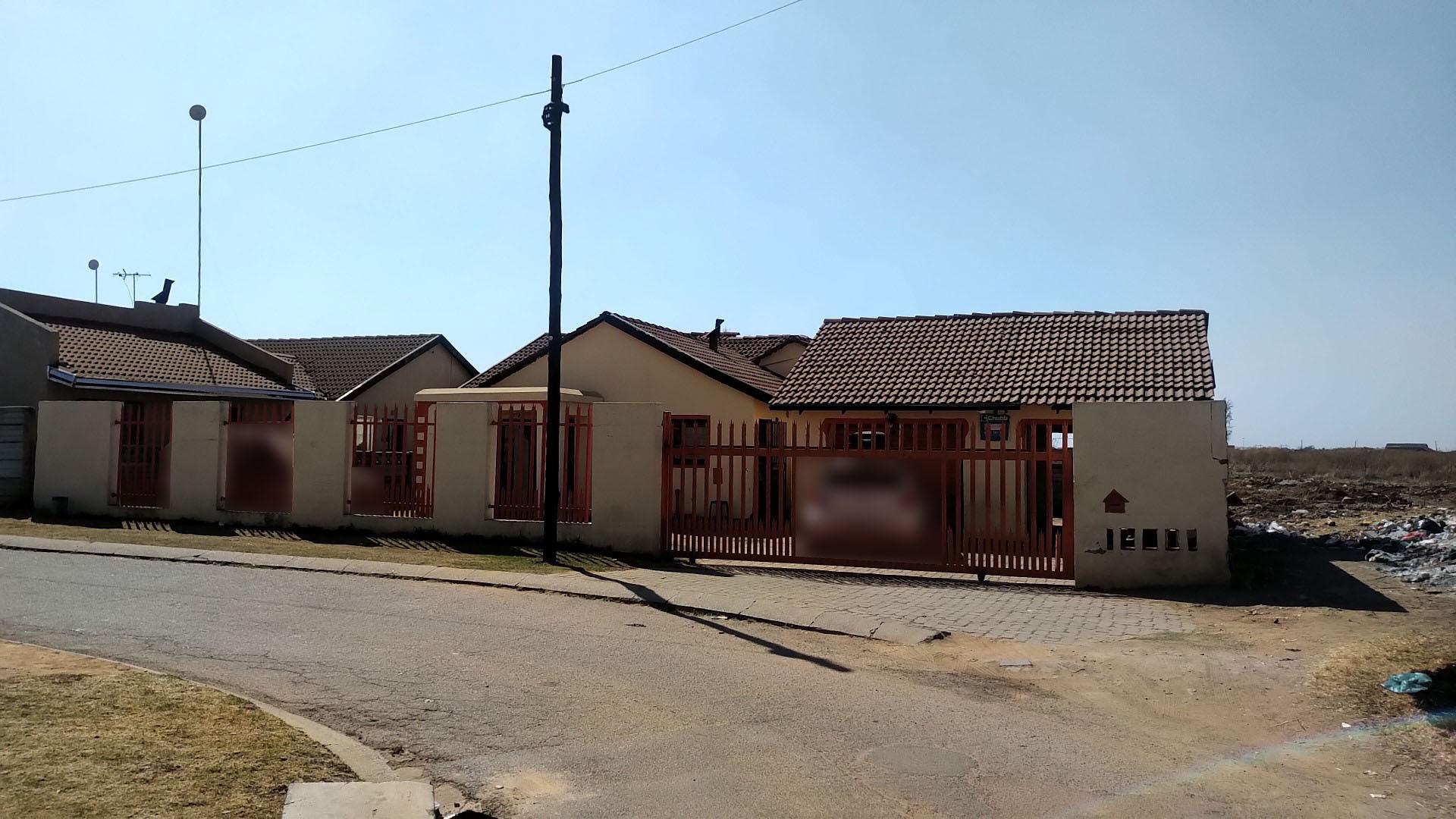 Front View of property in Daveyton