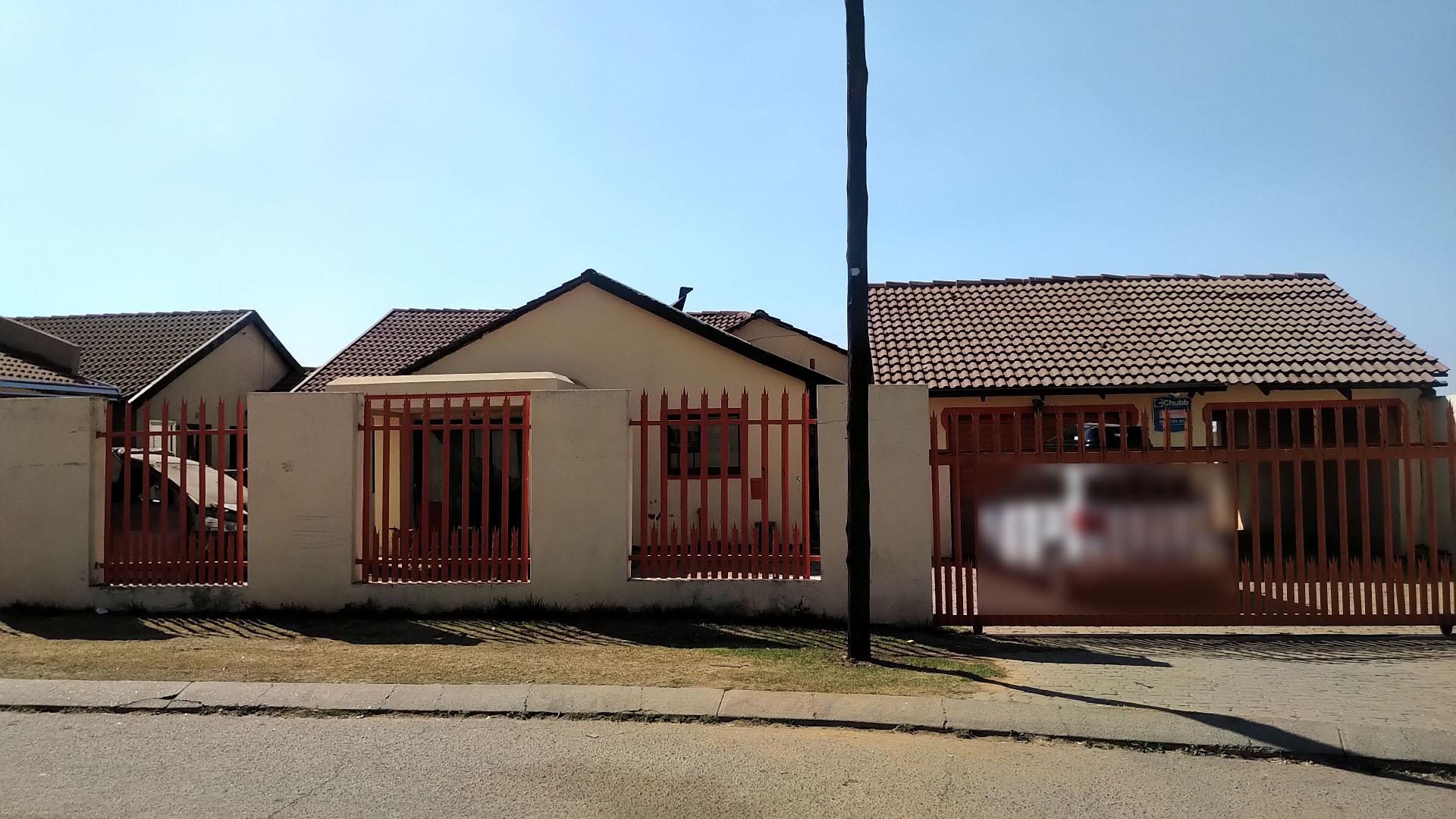 Front View of property in Daveyton