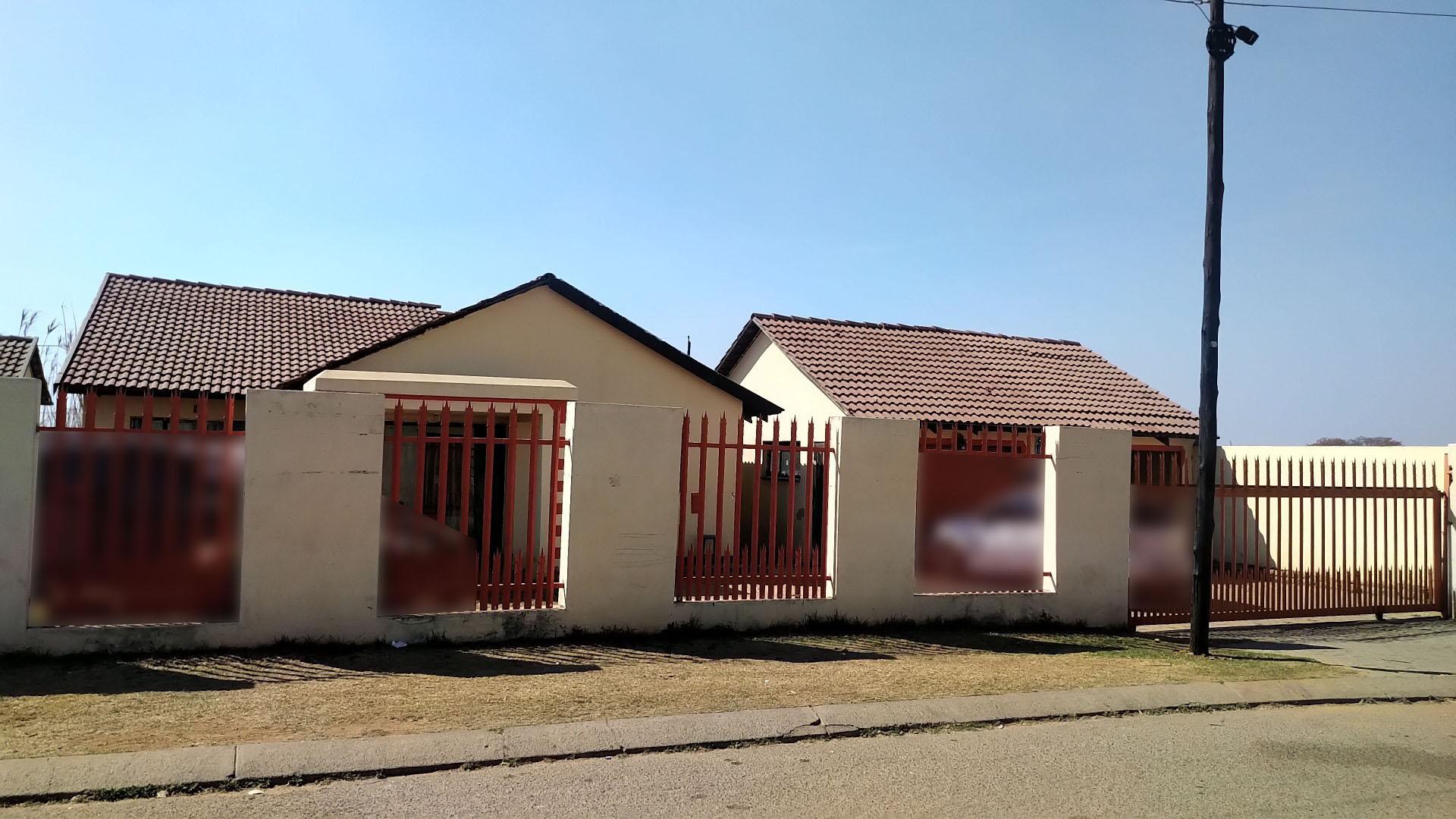 Front View of property in Daveyton