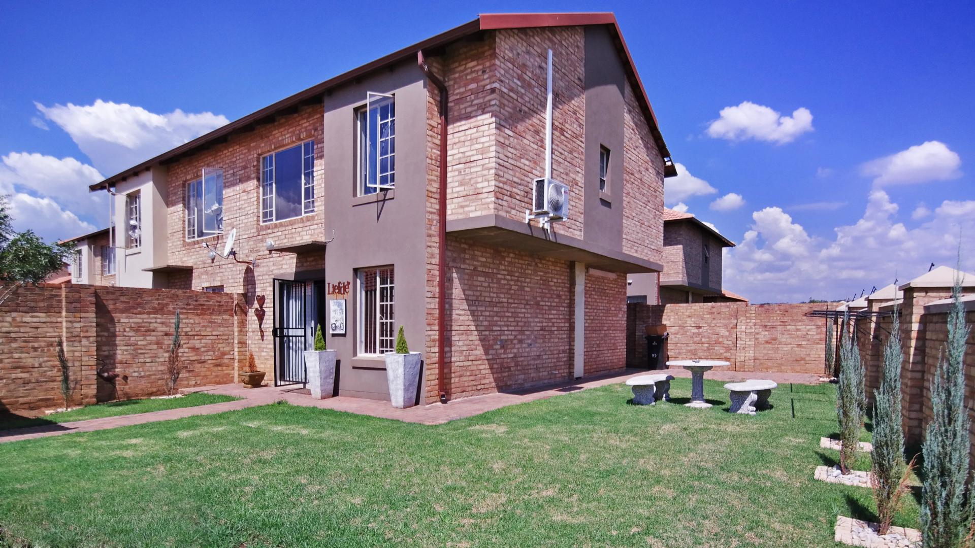 Front View of property in The Meadows Estate