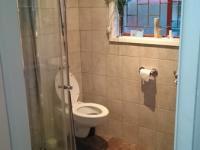 Main Bathroom - 21 square meters of property in Hilton
