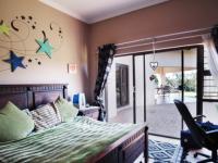 Bed Room 1 - 17 square meters of property in Silver Lakes Golf Estate