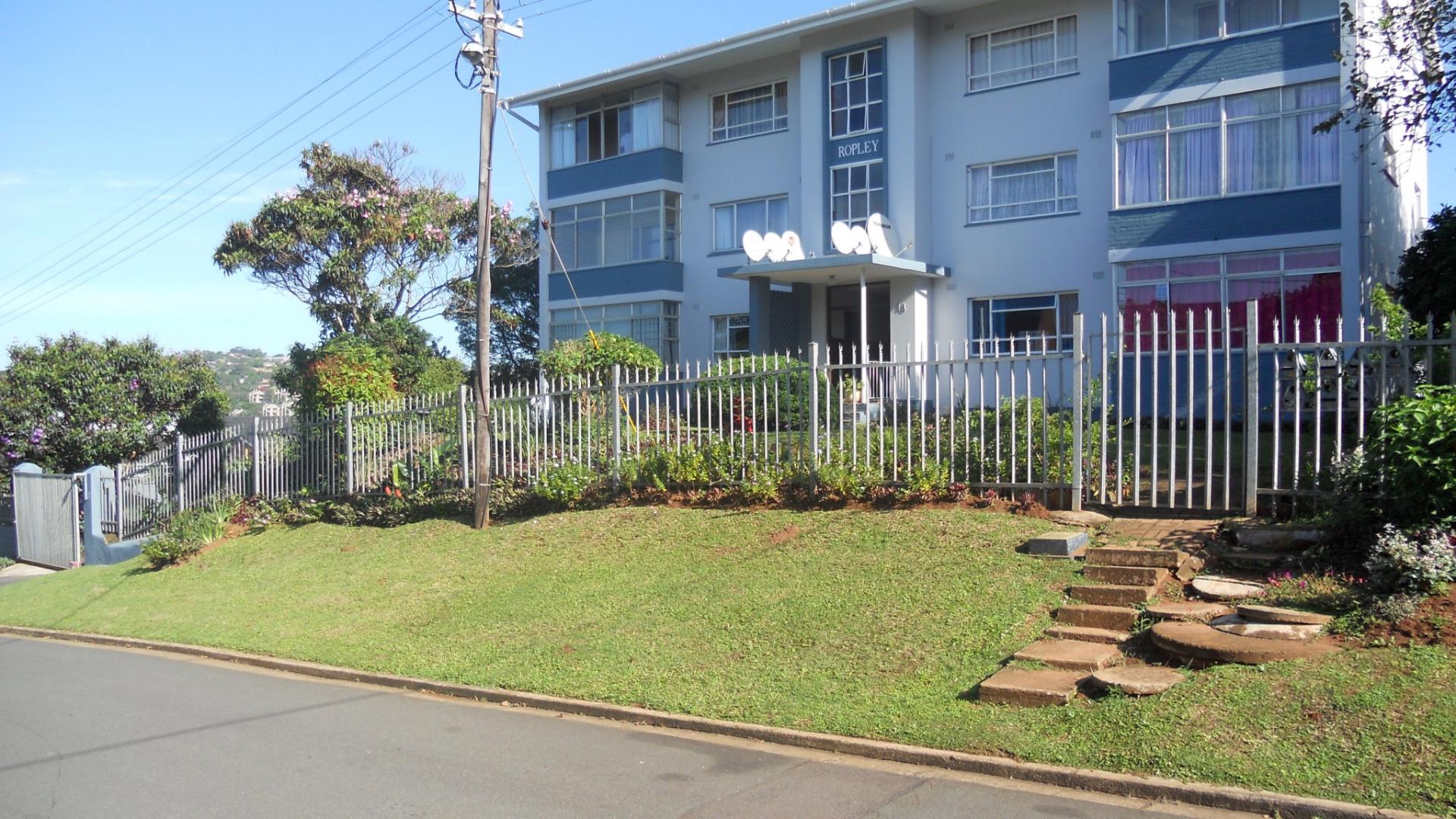 Front View of property in Amanzimtoti 