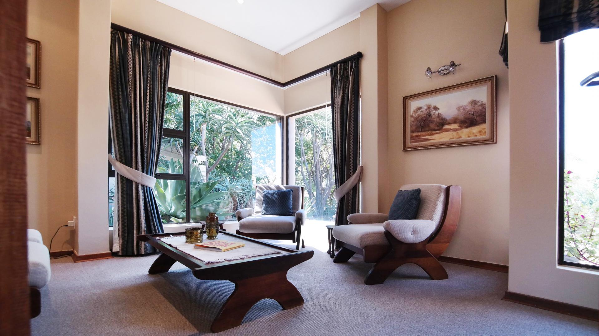 Formal Lounge of property in Woodhill Golf Estate