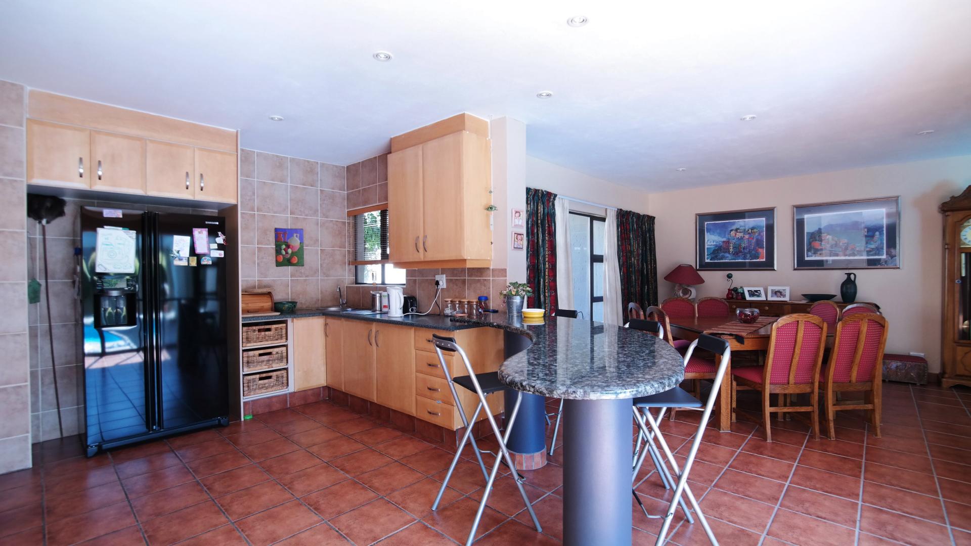 Kitchen - 27 square meters of property in Woodhill Golf Estate