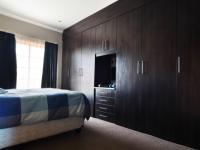 Main Bedroom - 16 square meters of property in Heron Hill Estate