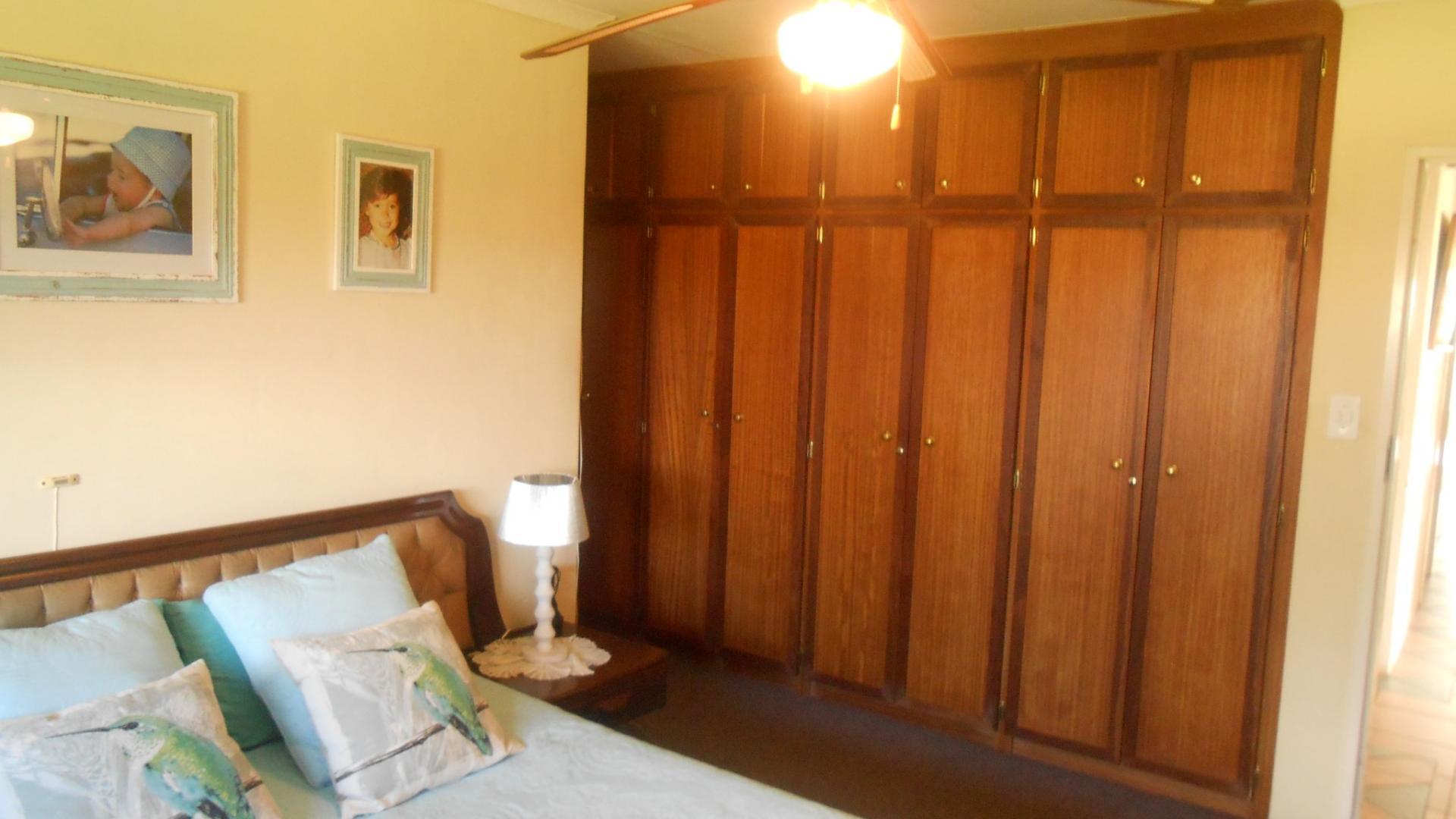 Main Bedroom - 28 square meters of property in Rietfontein JR