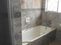 Bathroom 1 - 5 square meters of property in Selcourt
