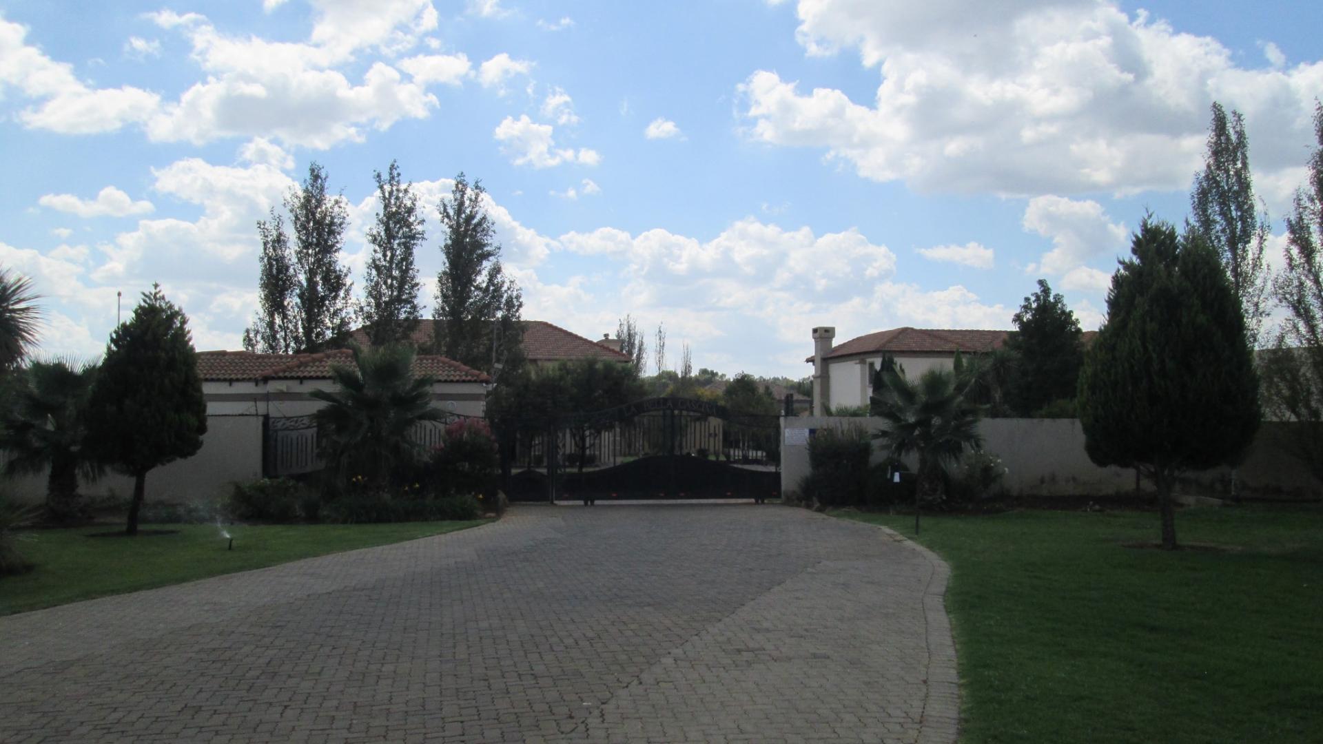 Front View of property in Vaalpark