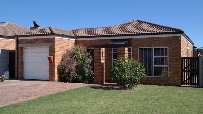 2 Bedroom Simplex for Sale For Sale in Brackenfell - Private Sale - MR127052