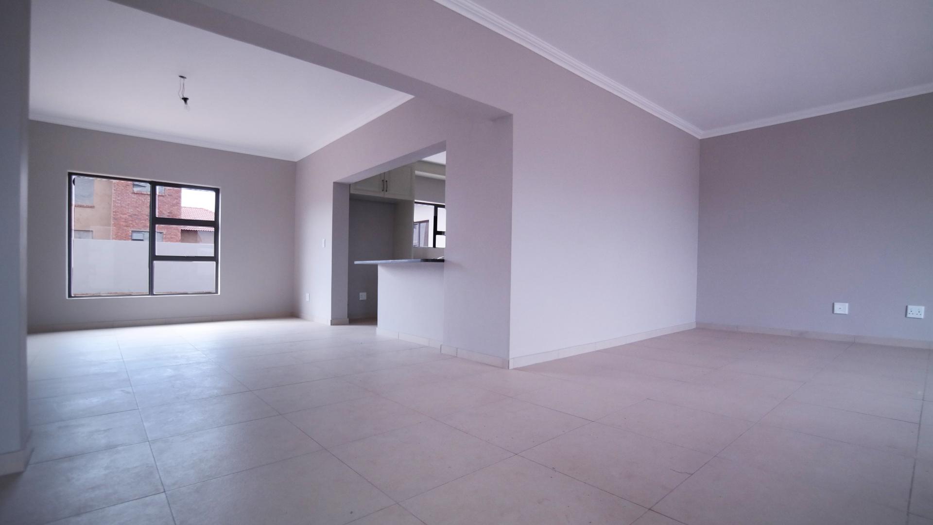 Dining Room - 20 square meters of property in The Ridge Estate
