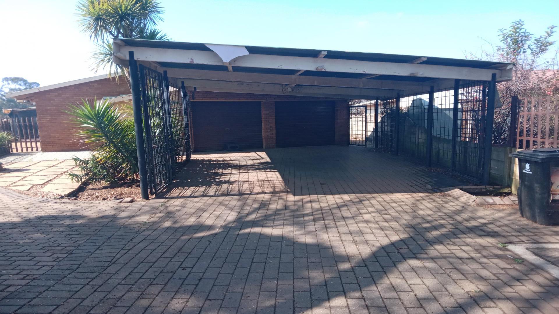 Front View of property in Strubenvale