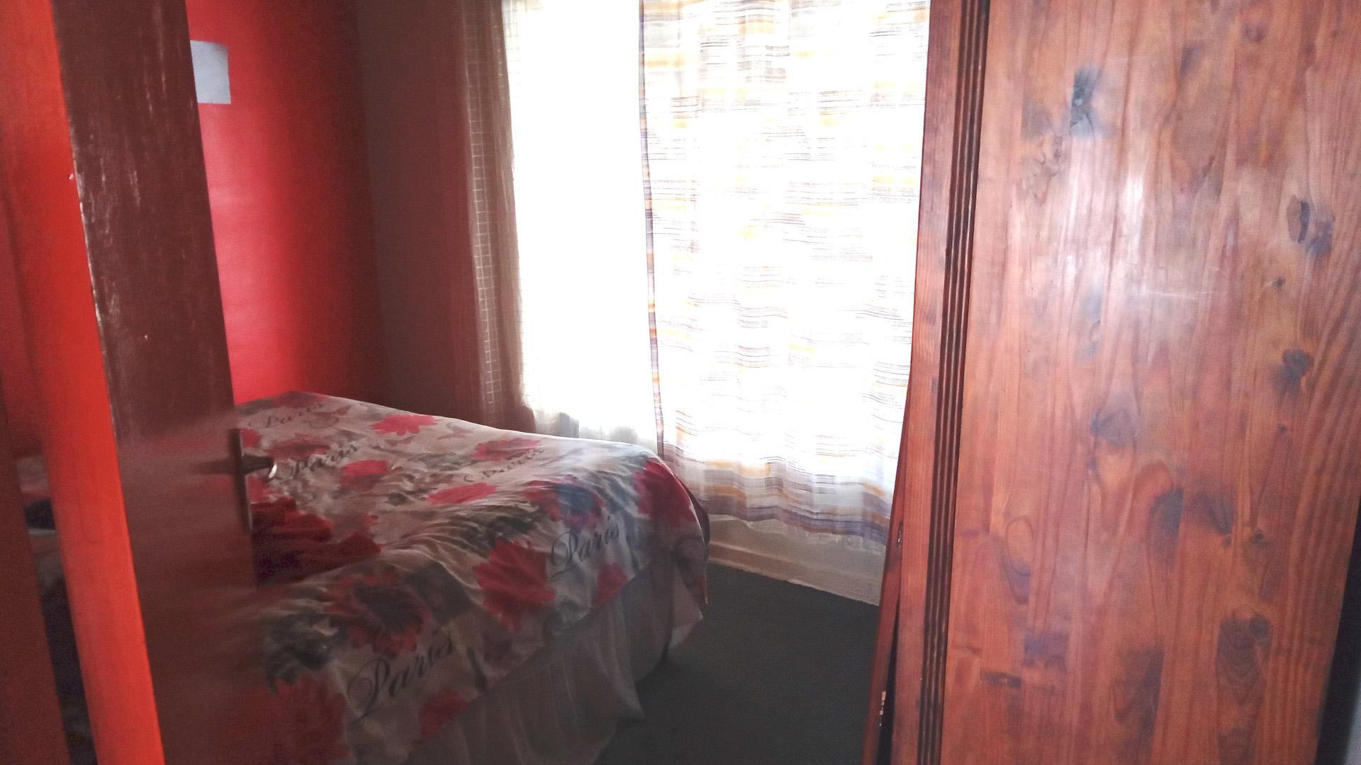 Bed Room 1 of property in Strubenvale