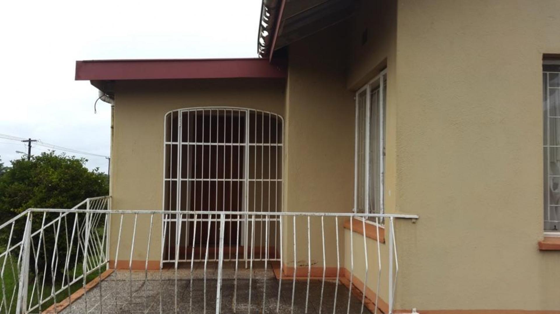 Spaces of property in Graskop