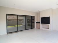 Patio - 26 square meters of property in The Meadows Estate