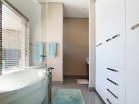 Bathroom 1 - 10 square meters of property in Woodhill Golf Estate
