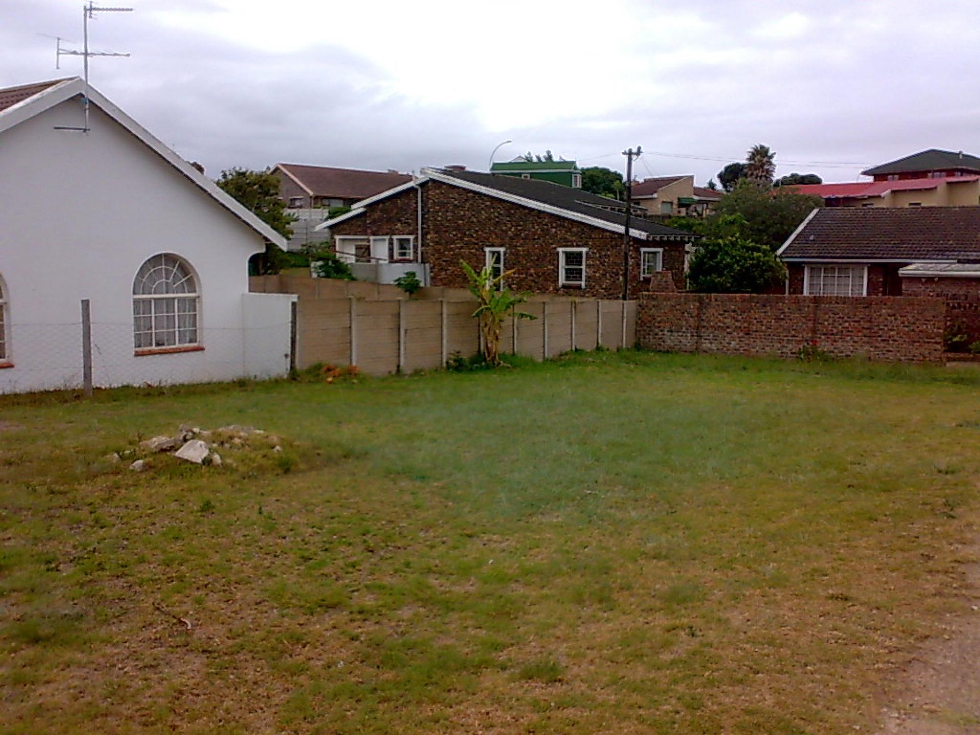 Front View of property in Aston Bay