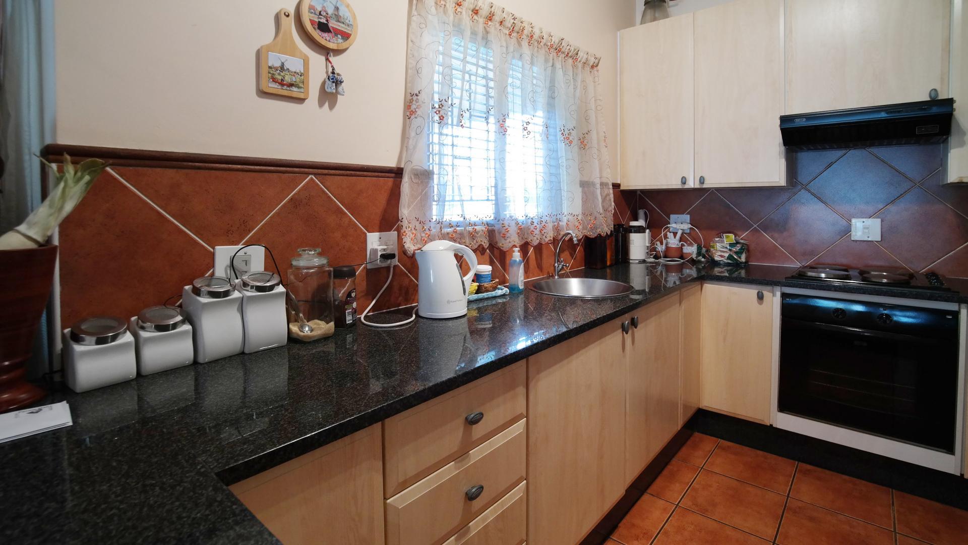 Kitchen - 8 square meters of property in Boardwalk Meander Estate