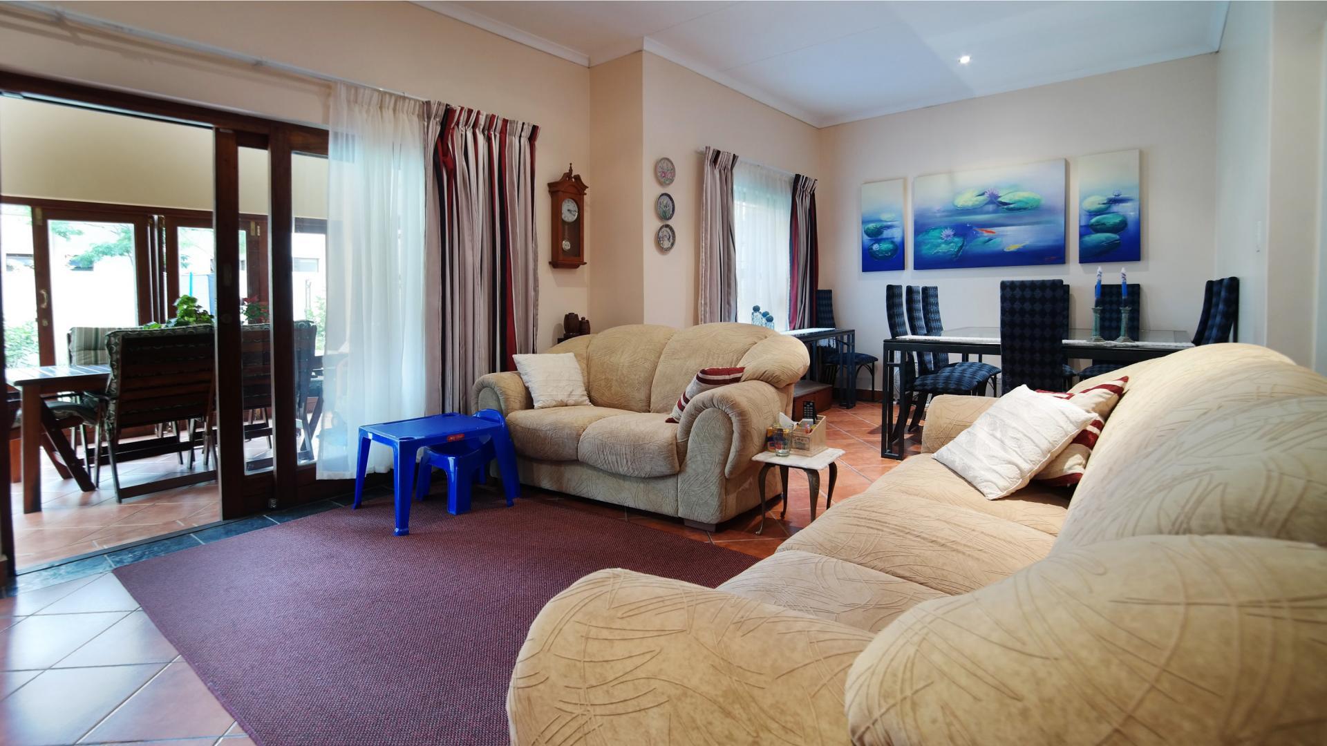 Lounges - 28 square meters of property in Boardwalk Meander Estate