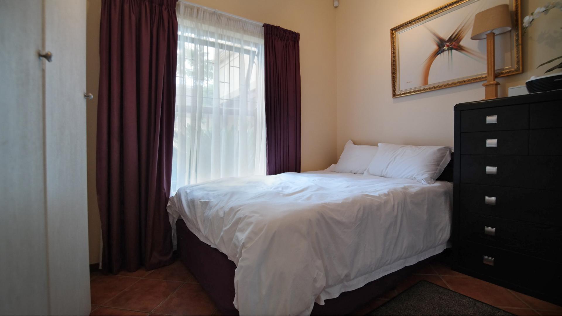 Bed Room 1 - 12 square meters of property in Boardwalk Meander Estate