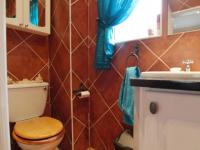 Main Bathroom - 5 square meters of property in Boardwalk Meander Estate