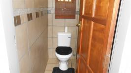 Bathroom 1 - 10 square meters of property in Pretoria North