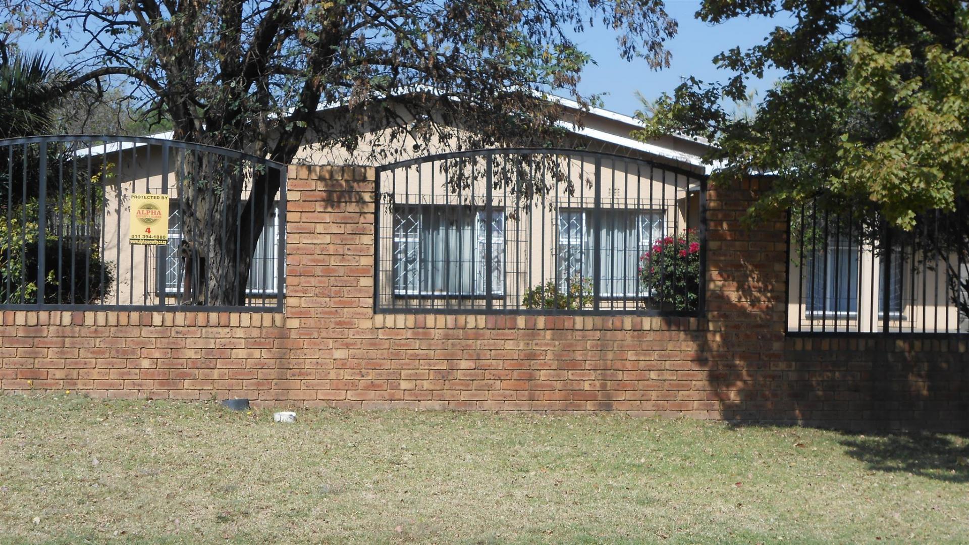 Front View of property in Kempton Park