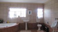 Main Bathroom - 17 square meters of property in Mooinooi