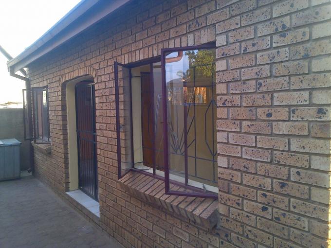 2 Bedroom House for Sale For Sale in Soshanguve - Private Sale - MR127850