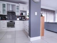 Kitchen - 16 square meters of property in The Meadows Estate