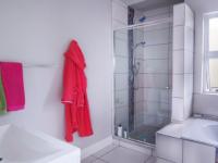 Bathroom 1 - 12 square meters of property in The Meadows Estate