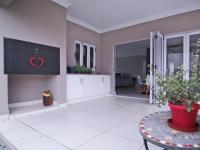 Patio - 32 square meters of property in The Meadows Estate