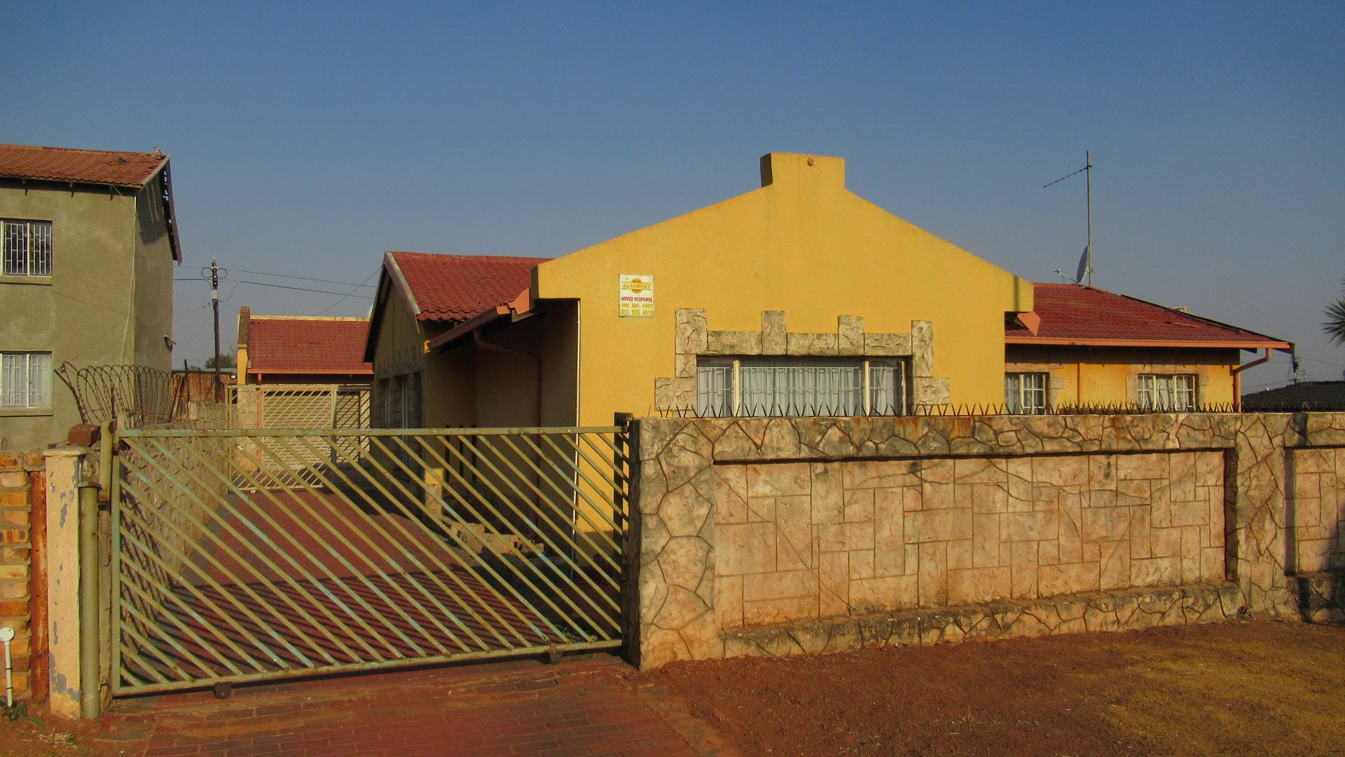 Front View of property in Lenasia South