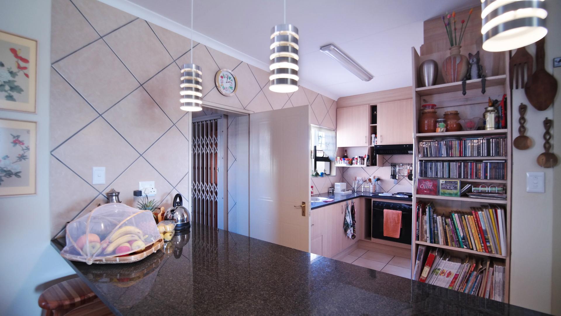 Kitchen - 12 square meters of property in The Meadows Estate