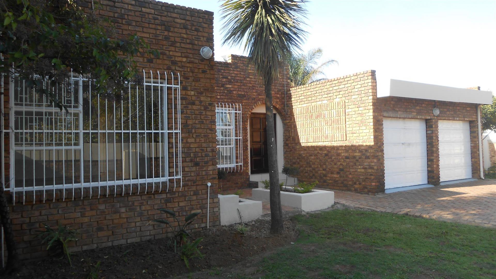 Front View of property in Sunward park