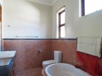 Bathroom 3+ - 27 square meters of property in The Wilds Estate