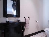 Bathroom 1 - 4 square meters of property in Boardwalk Manor Estate