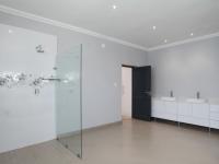 Main Bathroom - 22 square meters of property in Silverwoods Country Estate