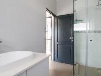 Bathroom 3+ - 5 square meters of property in Silverwoods Country Estate